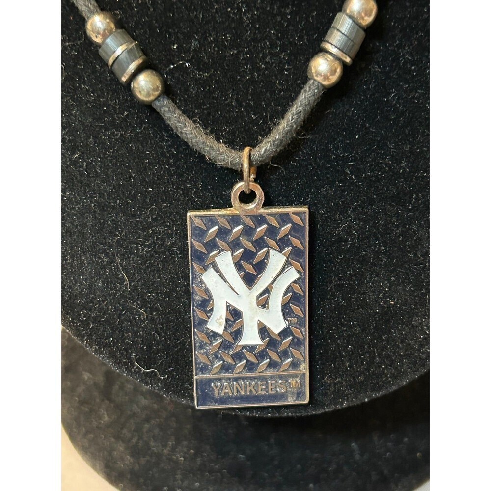 MLB New York Yankees Corded Necklace